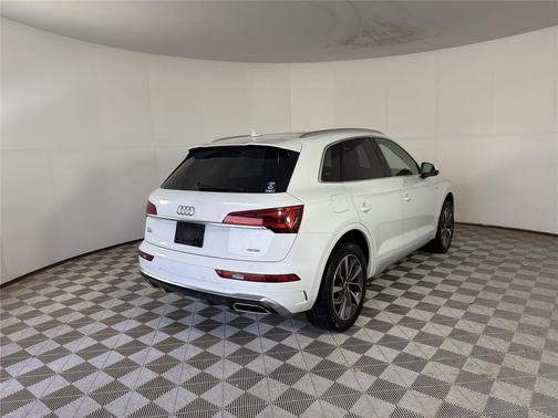 2023 Audi Q5 45 S line Premium Plus