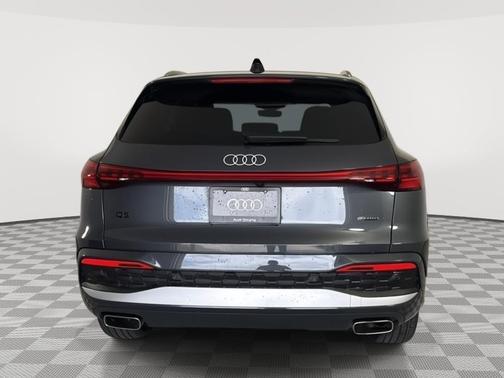 Tambora Gray Metallic 2025 Audi Q5 Premium TFSI quattro S tronic