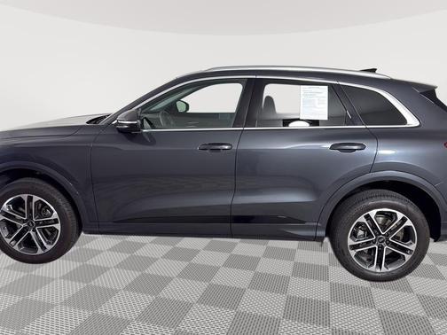 Tambora Gray Metallic 2025 Audi Q5 Premium TFSI quattro S tronic