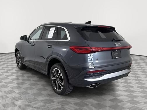 Tambora Gray Metallic 2025 Audi Q5 Premium TFSI quattro S tronic