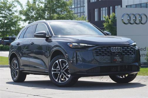 Tambora Gray Metallic 2025 Audi Q5 Premium TFSI quattro S tronic