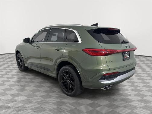 District Green Metallic 2025 Audi Q5 Premium Plus TFSI quattro S tronic