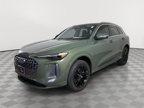 District Green Metallic 2025 Audi Q5 Premium Plus TFSI quattro S tronic