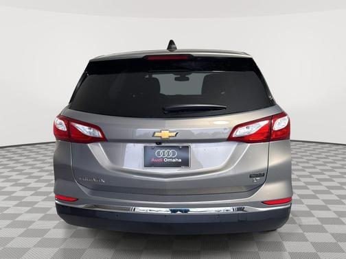 Pepperdust Metallic 2018 Chevrolet Equinox LT
