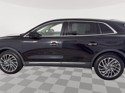 Infinite Black Metallic 2019 Lincoln Nautilus Reserve