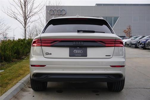 2023 Audi Q8 55 Premium