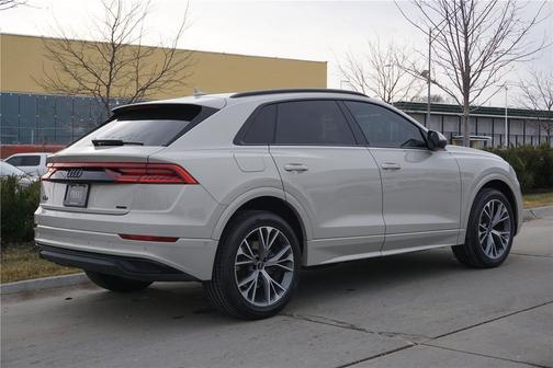 2023 Audi Q8 55 Premium
