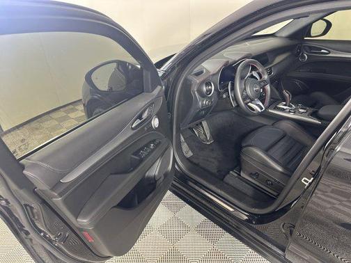 2024 Alfa Romeo Stelvio Ti