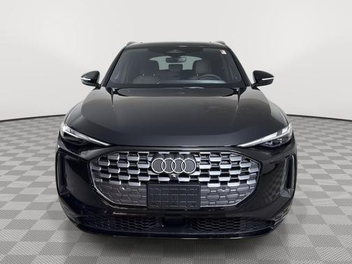 Mythos Black Metallic 2025 Audi Q5 Premium TFSI quattro S tronic