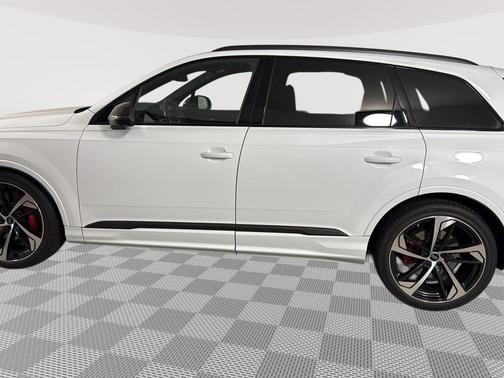 Glacier White Metallic 2024 Audi SQ7 4.0T Prestige