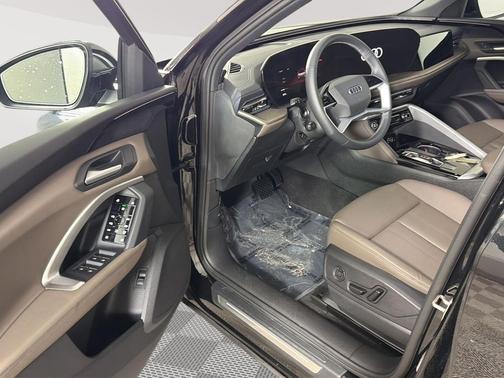 2025 Audi Q5 Premium TFSI quattro S tronic