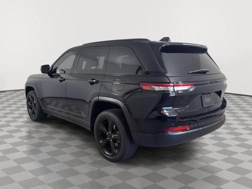 Diamond Black Crystal Pearlcoat 2023 Jeep Grand Cherokee Limited