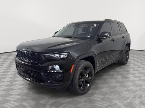 Diamond Black Crystal Pearlcoat 2023 Jeep Grand Cherokee Limited