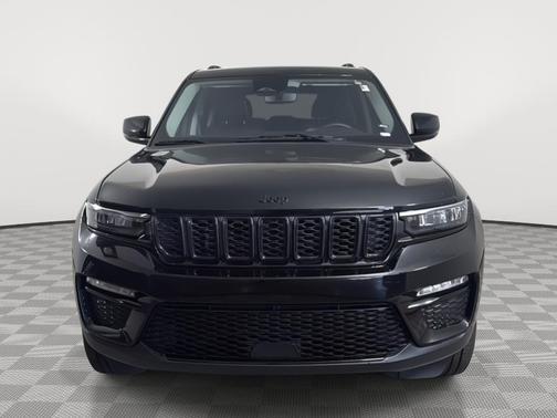 Diamond Black Crystal Pearlcoat 2023 Jeep Grand Cherokee Limited