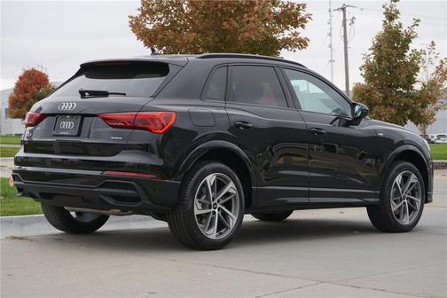 2025 Audi Q3 Premium 45 TFSI S line quattro Tiptronic