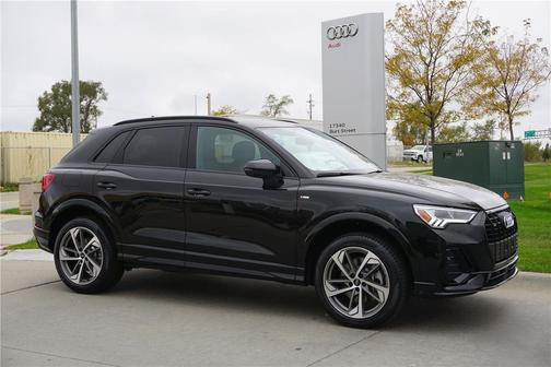 2025 Audi Q3 Premium 45 TFSI S line quattro Tiptronic