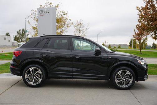 2025 Audi Q3 Premium 45 TFSI S line quattro Tiptronic