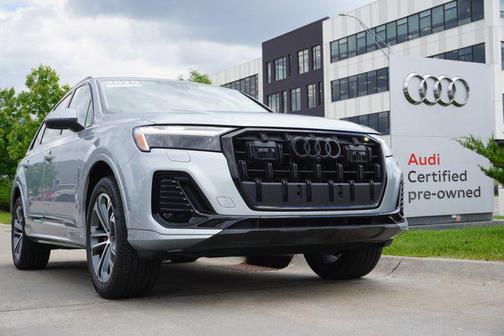 2025 Audi Q7 45 Premium Plus
