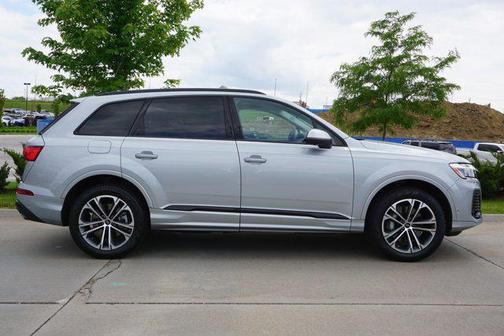 2025 Audi Q7 45 Premium Plus