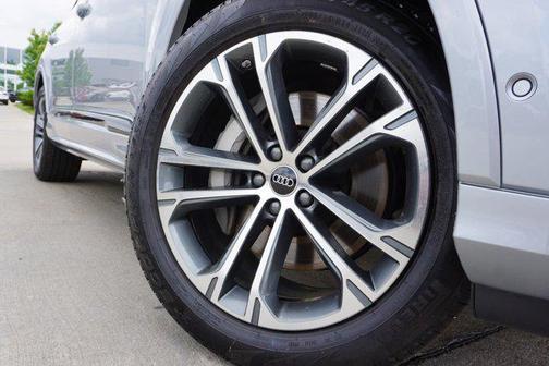 2025 Audi Q7 45 Premium Plus