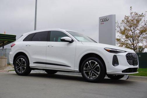 2025 Audi Q5 Premium Plus TFSI quattro S tronic