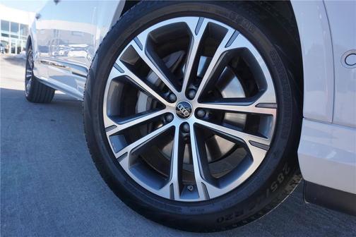 2025 Audi Q7 45 Premium Plus