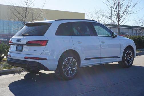 2025 Audi Q7 45 Premium Plus