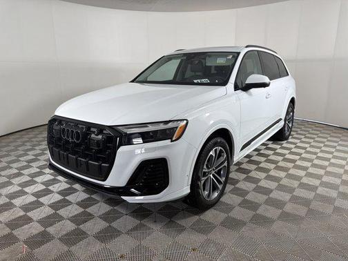 2025 Audi Q7 45 Premium Plus