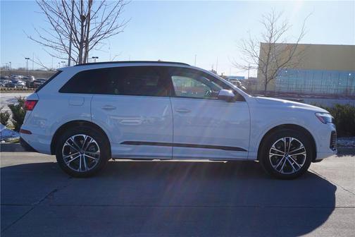 2025 Audi Q7 45 Premium Plus