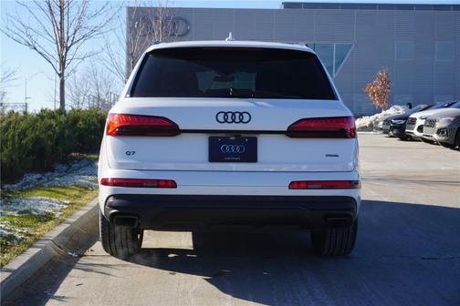 2025 Audi Q7 45 Premium Plus