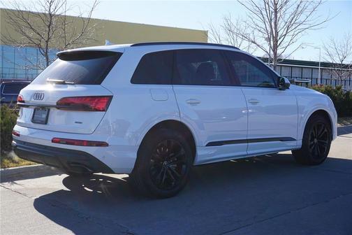2025 Audi Q7 45 Premium Plus