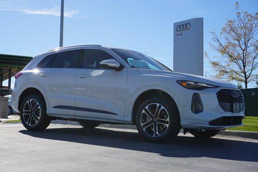 2025 Audi Q5 Premium TFSI quattro S tronic