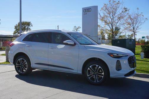 2025 Audi Q5 Premium TFSI quattro S tronic