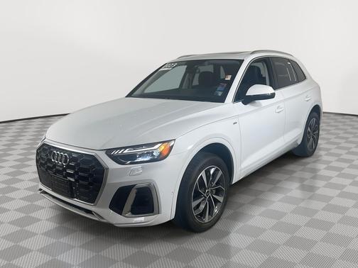 Glacier White Metallic 2023 Audi Q5 45 S line Prestige