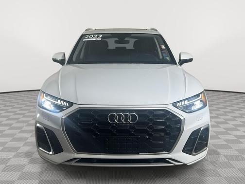 Glacier White Metallic 2023 Audi Q5 45 S line Prestige