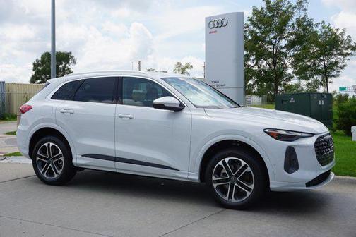 2025 Audi Q5 Premium