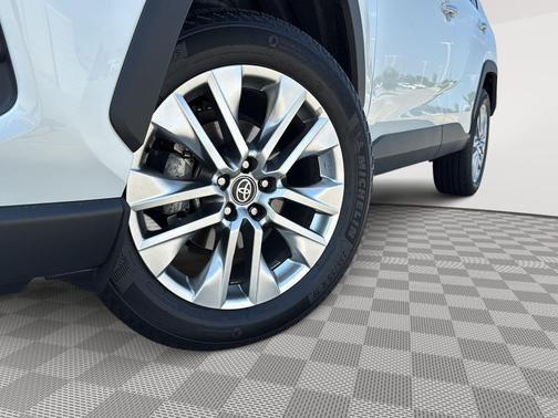 Wind Chill Pearl 2025 Toyota RAV4 Limited