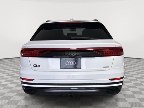 Glacier White Metallic 2021 Audi Q8 55 Premium Plus