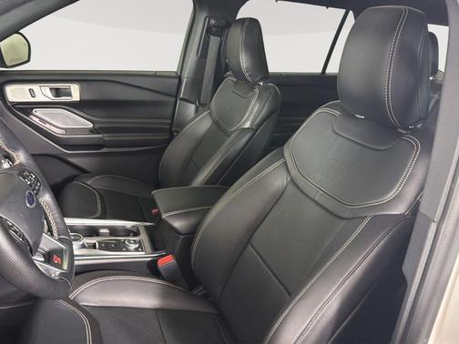 Star White Metallic Tri-Coat 2020 Ford Explorer ST