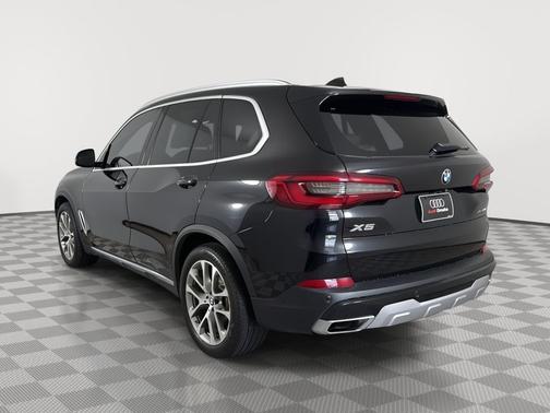 Black Sapphire Metallic 2020 BMW X5 xDrive50i