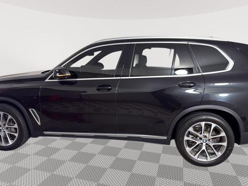 Black Sapphire Metallic 2020 BMW X5 xDrive50i