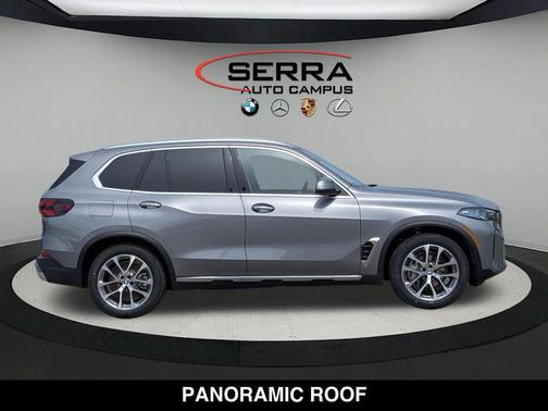 Skyscraper Grey Metallic 2026 BMW X5 xDrive50e