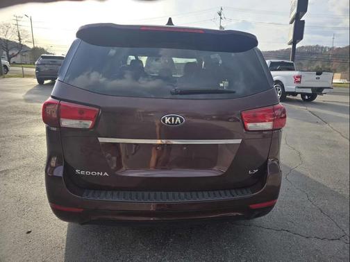 2015 Kia Sedona LX