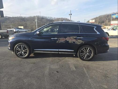2017 INFINITI QX60 Base