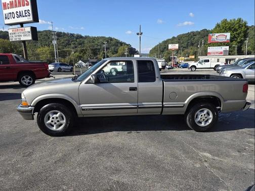 2003 Chevrolet S-10 Base