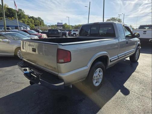 2003 Chevrolet S-10 Base