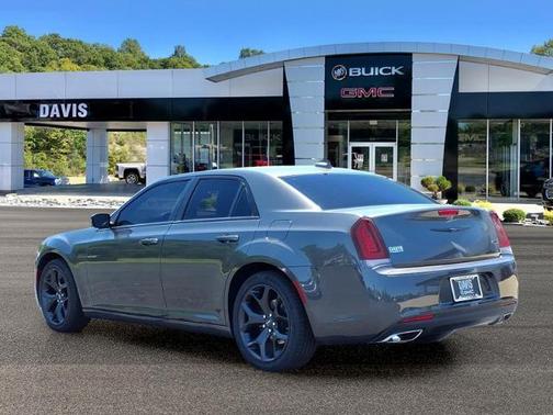 Granite Crystal Metallic Clearcoat 2022 Chrysler 300 Touring