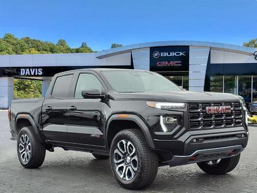 Onyx Black 2023 GMC Canyon AT4