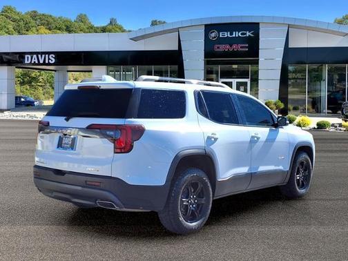 2023 GMC Acadia AWD AT4