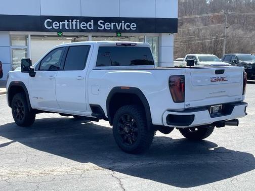 2024 GMC Sierra 2500 AT4